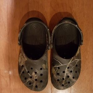 Boys crocs size 6